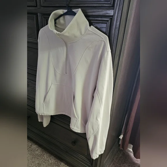 Lululemon Softstreme Pullover - Picture 3 of 15